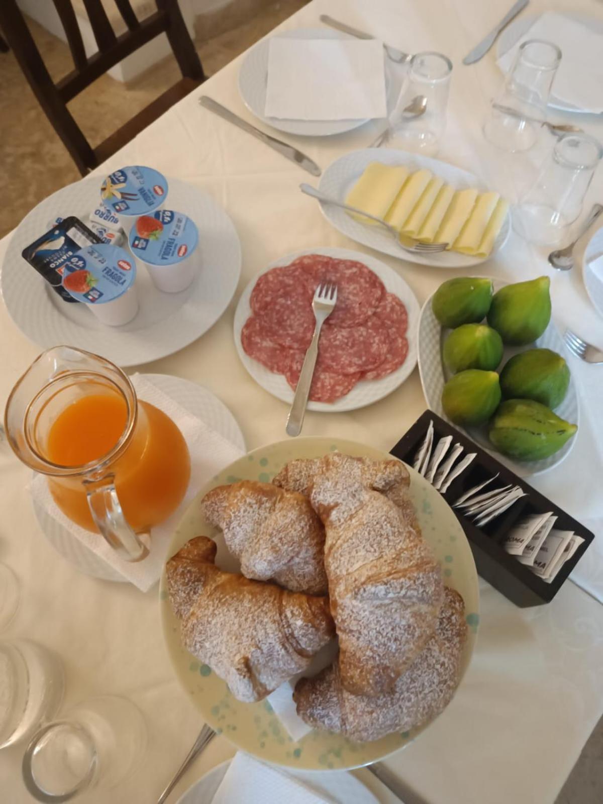 Dal Canonico Mola di Bari Buitenkant foto